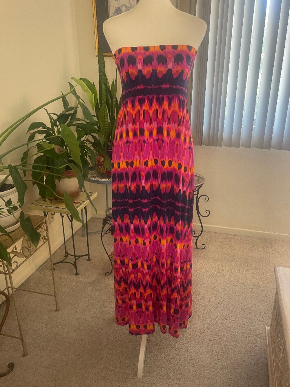 Cynthia Rowley dress/skirt in colorful print. Size S. Great fit. Rayon/spandex